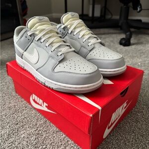 Nike Dunk Low
Two Tone Grey